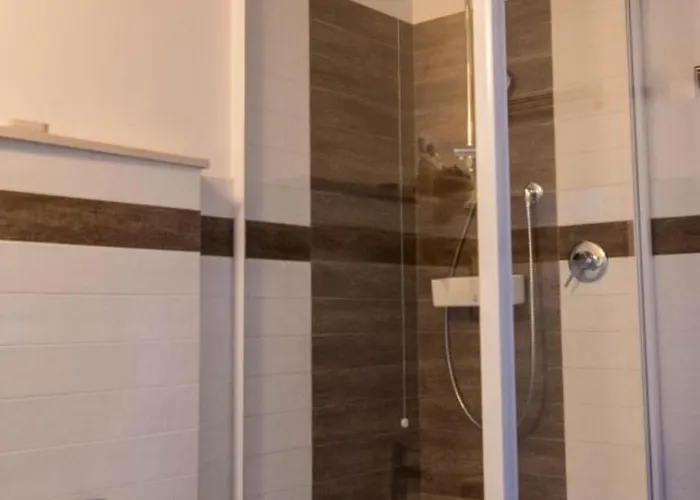 Olivi Affitta Σενιγκάλια